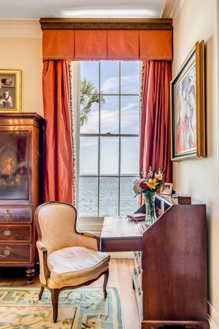 2 Water Street, Charleston, SC 29401