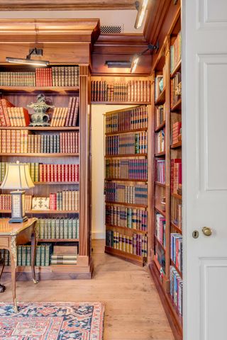 2 Water Street, Charleston, SC 29401