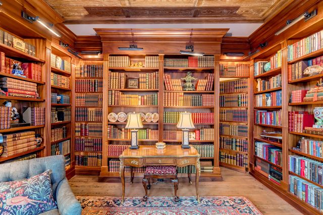 2 Water Street, Charleston, SC 29401