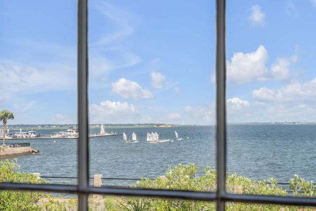 2 Water Street, Charleston, SC 29401