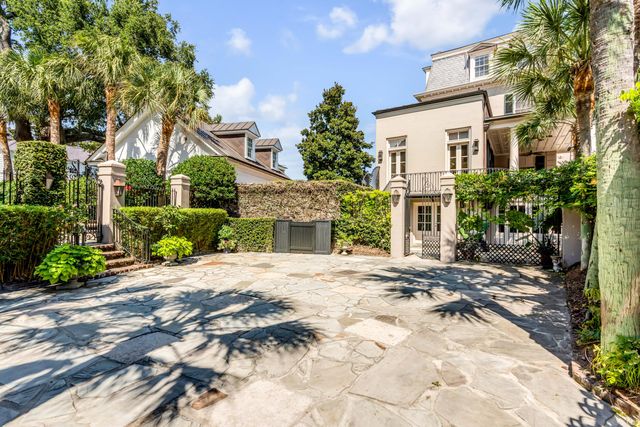 2 Water Street, Charleston, SC 29401