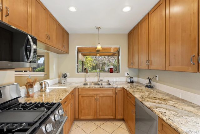 4635 Cheshire St, San Diego, CA 92117