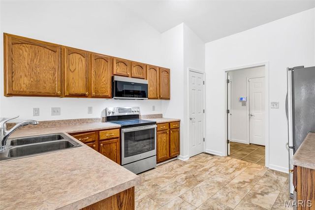 176 Carytown Lane, Florissant, MO 63034