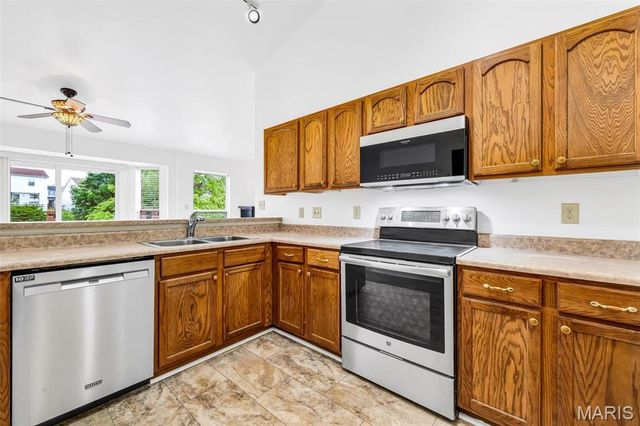 176 Carytown Lane, Florissant, MO 63034