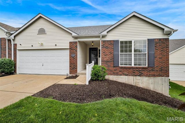 176 Carytown Lane, Florissant, MO 63034