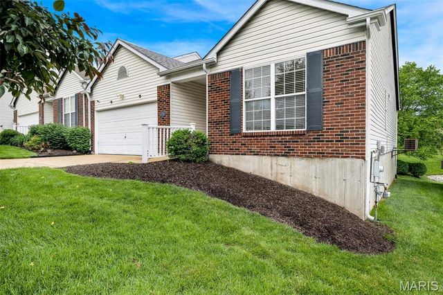 176 Carytown Lane, Florissant, MO 63034