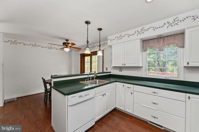 335 LEROY ST, Philadelphia, PA 19128