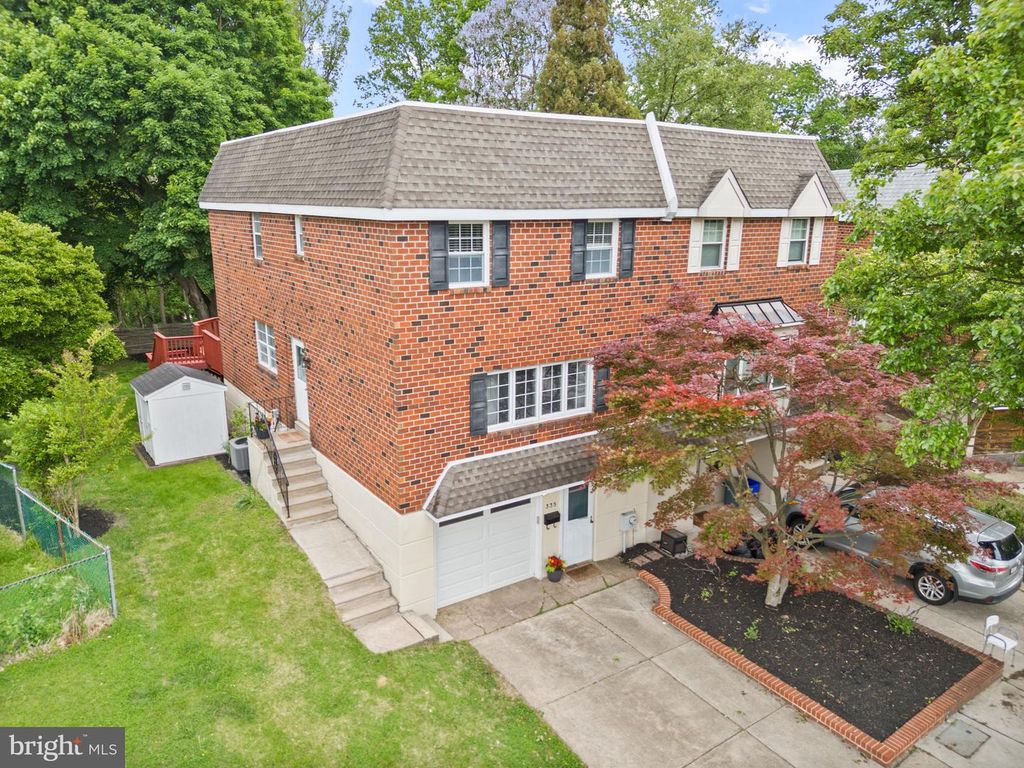 335 LEROY ST, Philadelphia, PA 19128