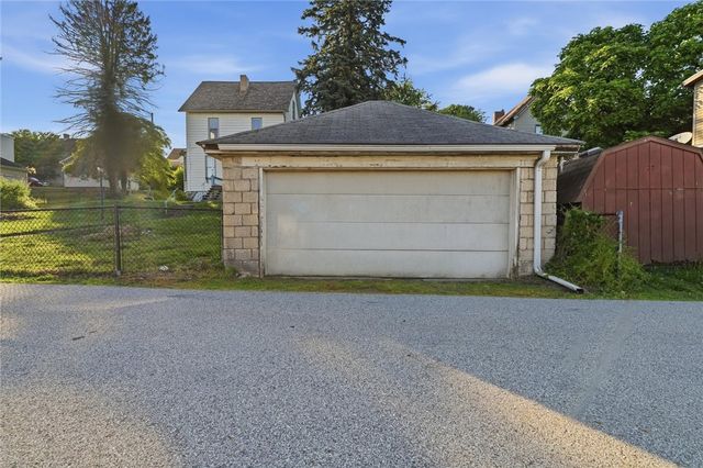 109 1st St., Dravosburg, PA 15034