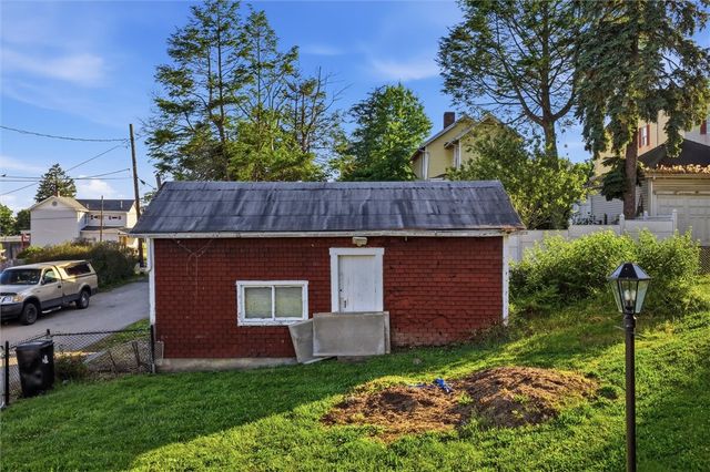 109 1st St., Dravosburg, PA 15034