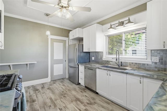 109 1st St., Dravosburg, PA 15034