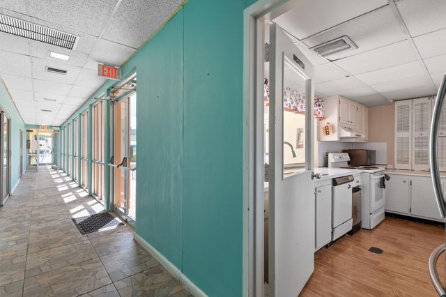 5180 E Sabal Palm Boulevard 239, Tamarac, FL 33319