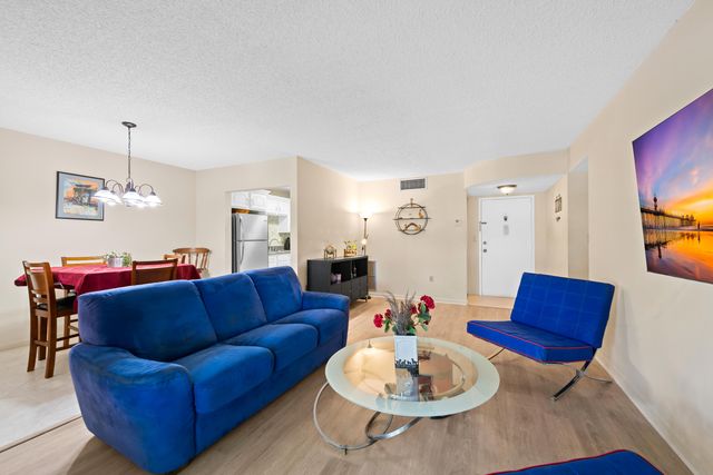 5180 E Sabal Palm Boulevard 239, Tamarac, FL 33319