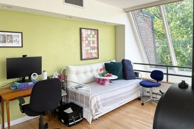 33 Lawrence St Penthouse, Boston, MA 02116