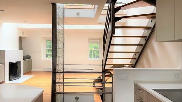 33 Lawrence St Penthouse, Boston, MA 02116