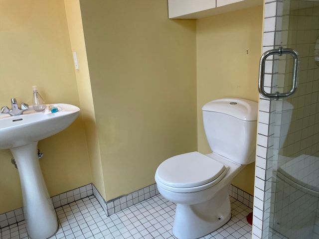 33 Lawrence St Penthouse, Boston, MA 02116