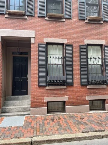 33 Lawrence St Penthouse, Boston, MA 02116