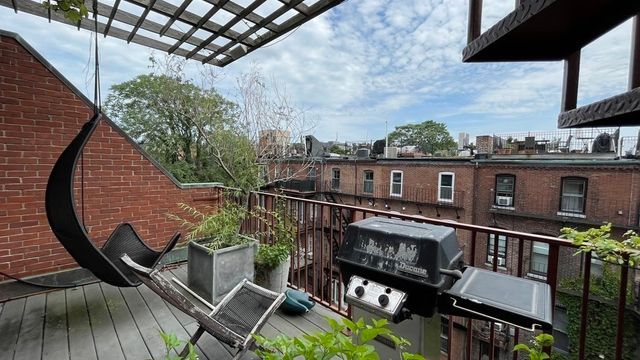 33 Lawrence St Penthouse, Boston, MA 02116