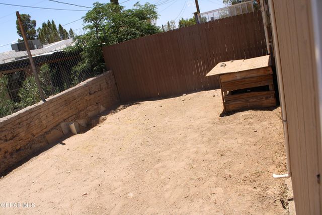 1368 REID Road B, Socorro, TX 79927