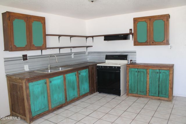 1368 REID Road B, Socorro, TX 79927