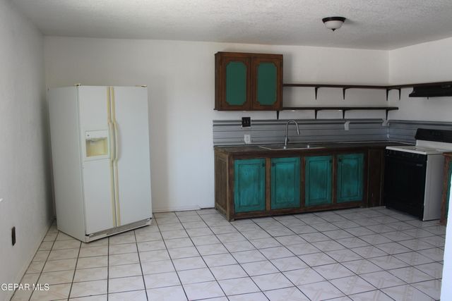 1368 REID Road B, Socorro, TX 79927