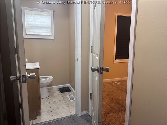 110 Surface Street, East Bank, WV 25067