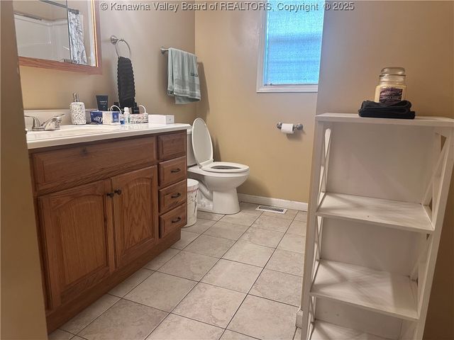 110 Surface Street, East Bank, WV 25067