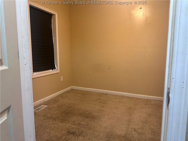 110 Surface Street, East Bank, WV 25067