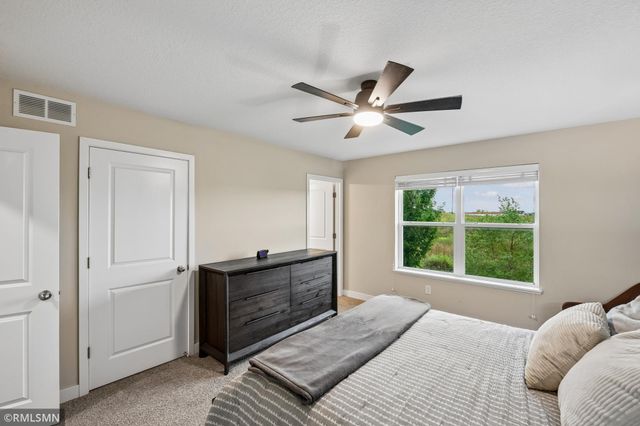 1909 Meridian Curve, Carver, MN 55315