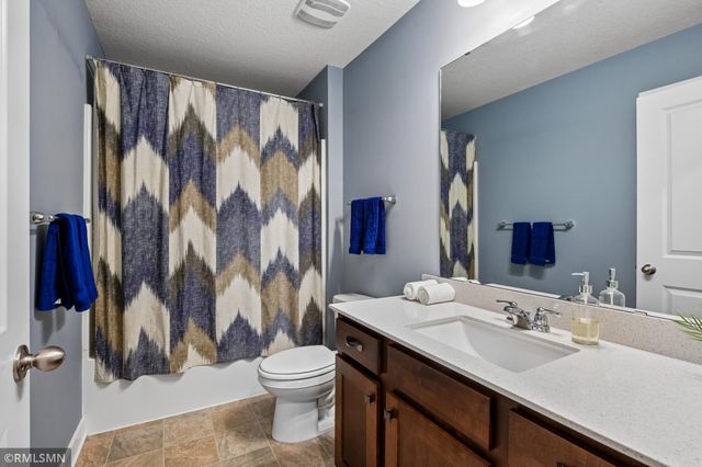 1909 Meridian Curve, Carver, MN 55315