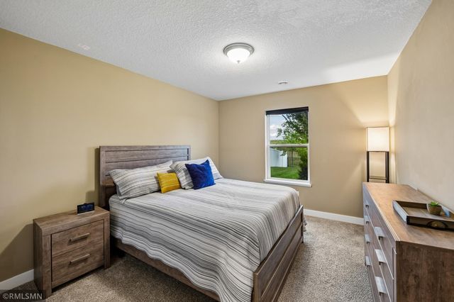 1909 Meridian Curve, Carver, MN 55315