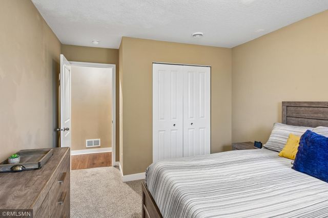 1909 Meridian Curve, Carver, MN 55315