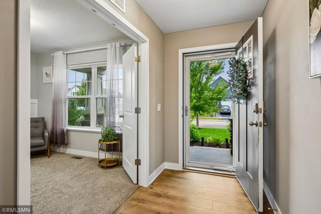 1909 Meridian Curve, Carver, MN 55315