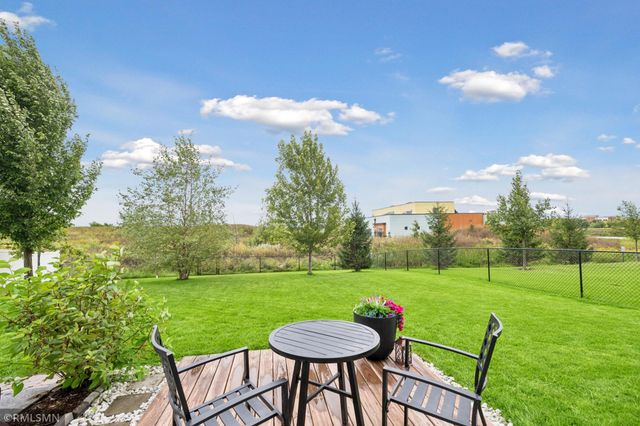 1909 Meridian Curve, Carver, MN 55315