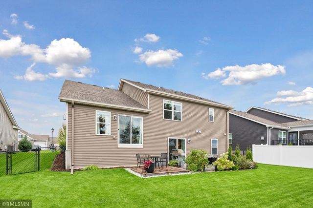 1909 Meridian Curve, Carver, MN 55315