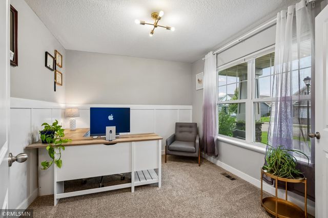 1909 Meridian Curve, Carver, MN 55315