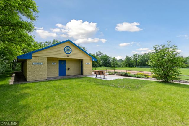 1909 Meridian Curve, Carver, MN 55315