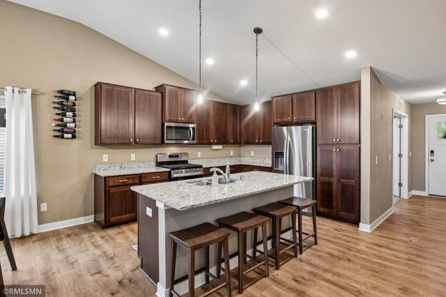 1909 Meridian Curve, Carver, MN 55315
