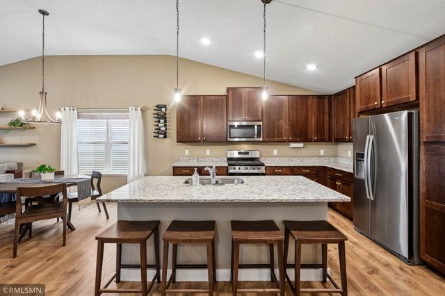 1909 Meridian Curve, Carver, MN 55315