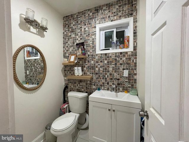 147 LEXINGTON AVE, Lansdowne, PA 19050