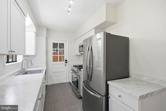 3721 MASSACHUSETTS AVE NW, Washington, DC 20016