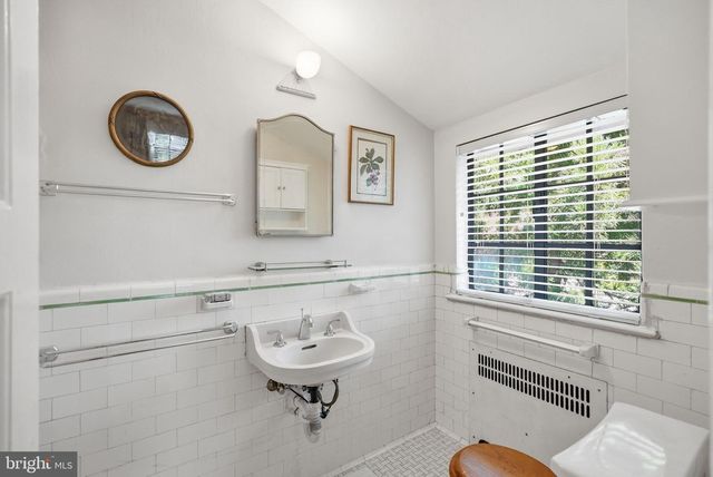 3721 MASSACHUSETTS AVE NW, Washington, DC 20016
