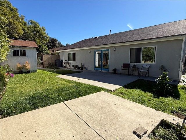 1121 Eucalyptus Ln, Pasadena, CA 91103