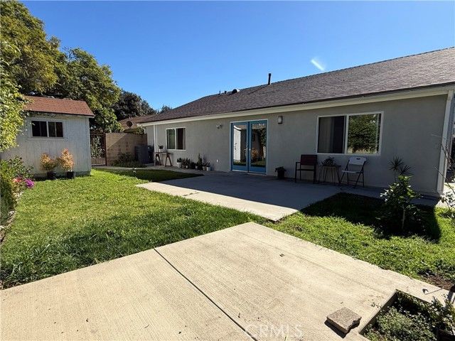 1121 Eucalyptus Ln, Pasadena, CA 91103