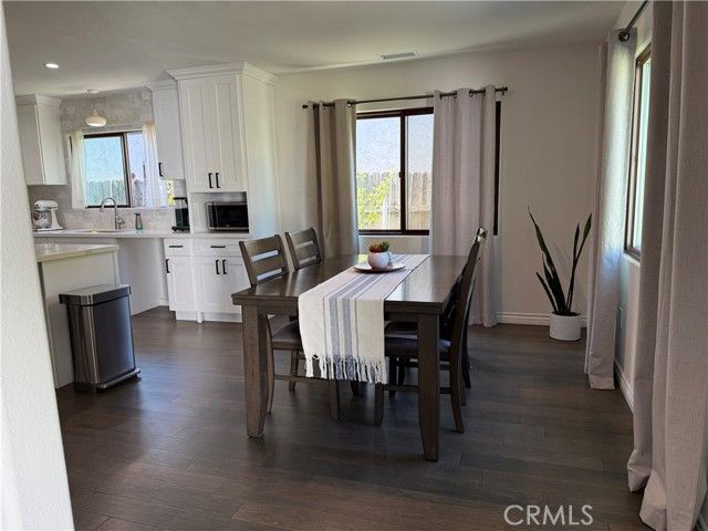 1121 Eucalyptus Ln, Pasadena, CA 91103