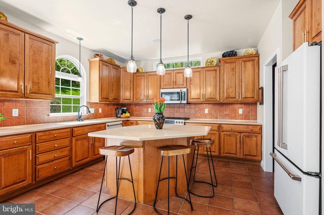 304 HERINGTON DR, Reading, PA 19608