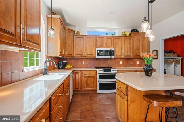 304 HERINGTON DR, Reading, PA 19608
