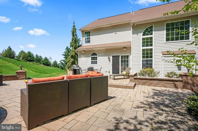 304 HERINGTON DR, Reading, PA 19608