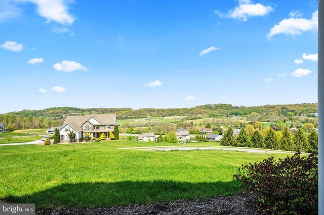 304 HERINGTON DR, Reading, PA 19608