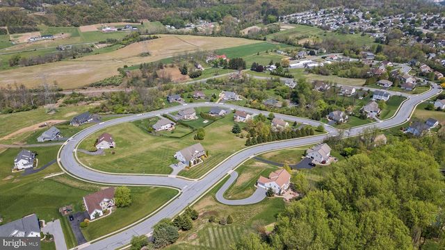304 HERINGTON DR, Reading, PA 19608
